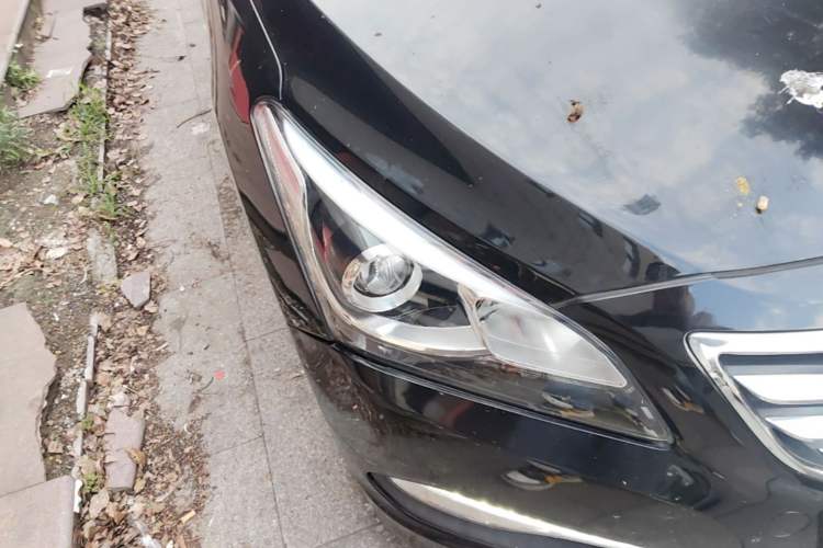 Used Hyundai Mistra 2016 1.8L Automatic Smart GLS Right Front Headlight