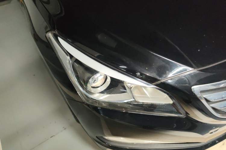 Used Hyundai Mistra 2016 1.8L Automatic Smart GLS Right Front Headlight