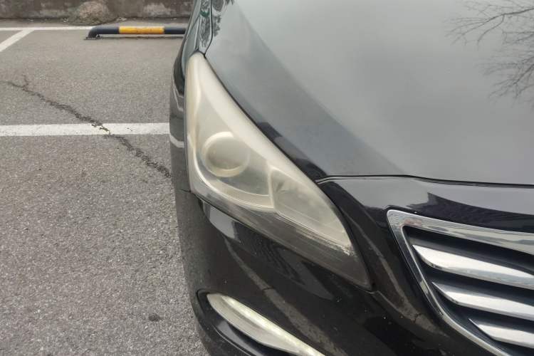 Used Hyundai Mistra 2016 1.8L Automatic Smart GLS Right Front Headlight