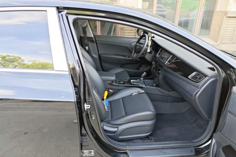 Used Hyundai Mistra 2016 1.8L Automatic Smart GLS Right Front Seat