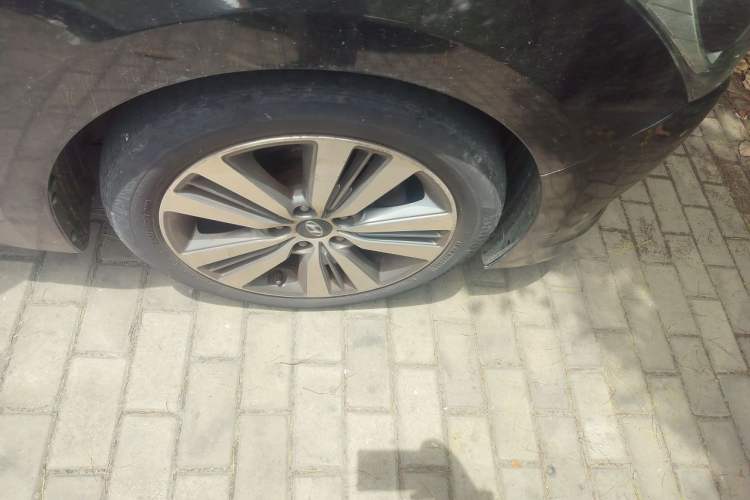Used Hyundai Mistra 2016 1.8L Automatic Deluxe DLX Model Right Front Wheel Hub