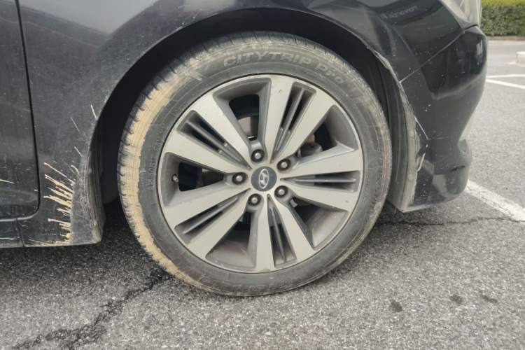 Used Hyundai Mistra 2016 1.8L Automatic Smart GLS Right Front Wheel Hub
