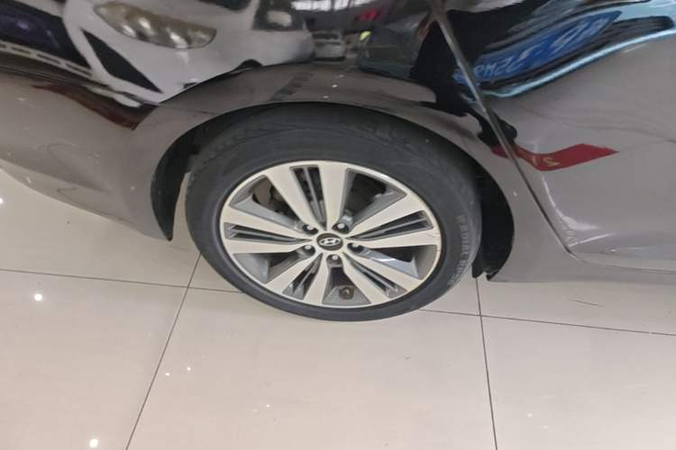 Used Hyundai Mistra 2016 1.8L Automatic Deluxe DLX Model Right Rear Wheel Hub