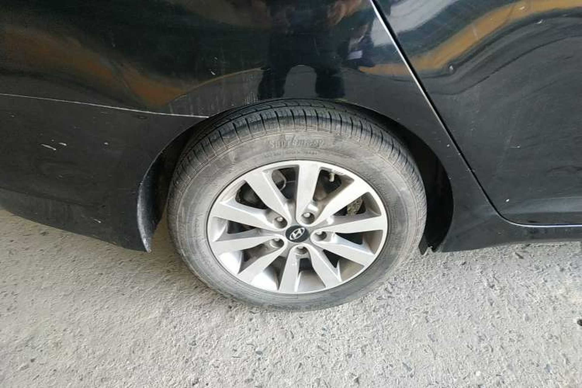 Used Hyundai Mistra 2016 1.8L Manual Comfort GL Model Right Rear Wheel Hub