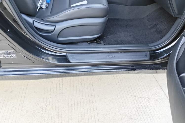 Used Hyundai Mistra 2016 1.8L Automatic Smart GLS Right Side Sill
