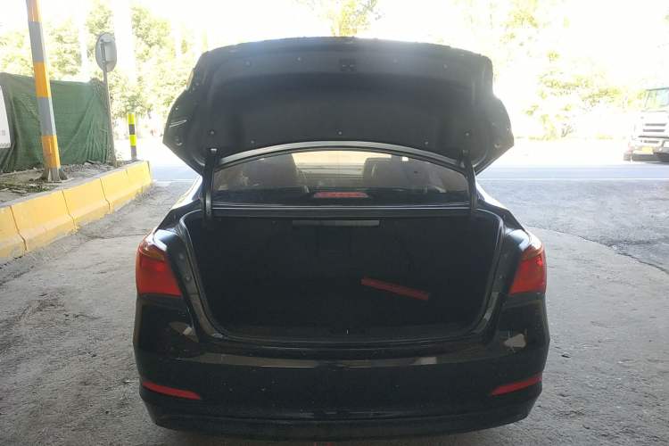 Used Hyundai Mistra 2016 1.8L Manual Comfort GL Model Trunk