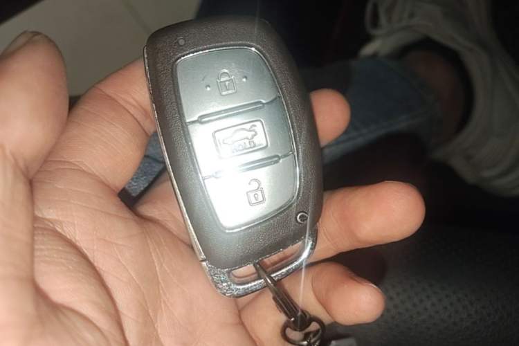 Used Hyundai Mistra 2016 1.8L Automatic Smart GLS Vehicle Key