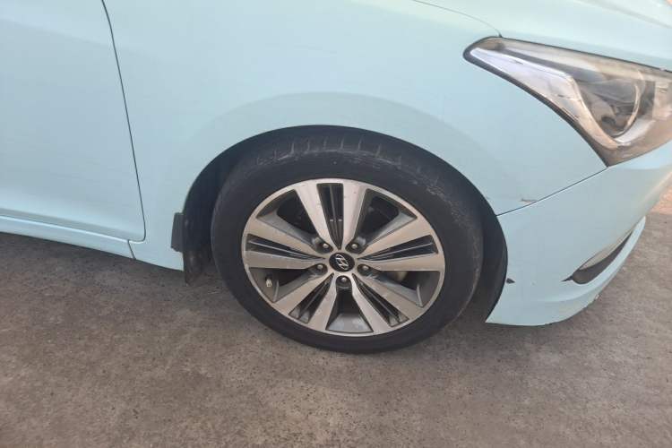 Used Hyundai Mistra 2016 1.8L Automatic Smart GLS Right Front Wheel Hub