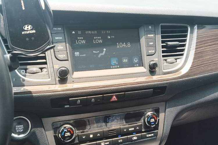 Used Hyundai Mistra 2016 1.6T Automatic Flagship TOP Model Audio And AC Panel