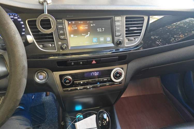 Used Hyundai Mistra 2016 1.8L Automatic Smart GLS Audio And AC Panel