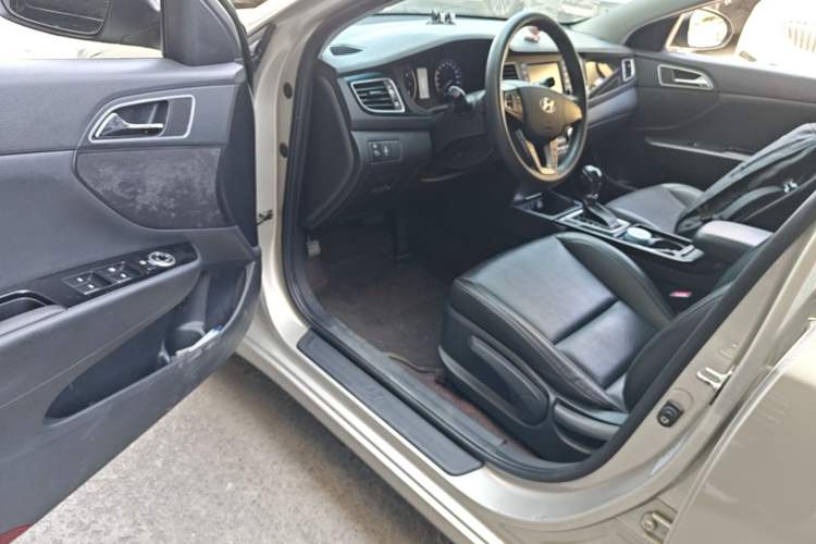 Used Hyundai Mistra 2016 1.8L Automatic Smart GLS Driver Seat
