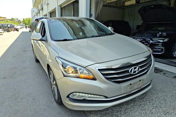 Used Hyundai Mistra 2016 1.8L Automatic Smart GLS Front Right 45 Deg
