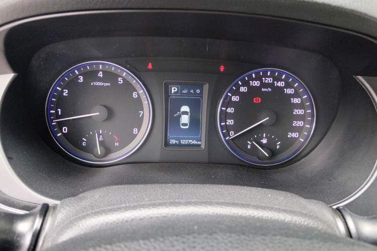 Used Hyundai Mistra 2016 1.8L Automatic Smart GLS Instrument Cluster