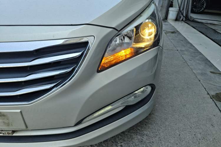 Used Hyundai Mistra 2016 1.8L Automatic Smart GLS Left Front Headlight