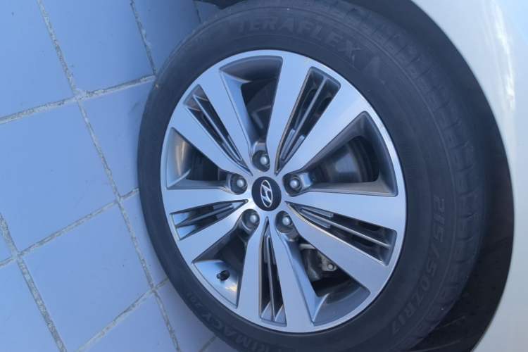 Used Hyundai Mistra 2016 1.6T Automatic Smart GLS Left Front Wheel Hub