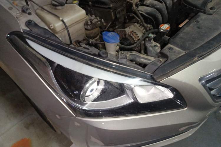 Used Hyundai Mistra 2016 1.8L Automatic Deluxe DLX Model Right Front Headlight