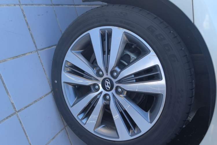 Used Hyundai Mistra 2016 1.6T Automatic Smart GLS Right Rear Wheel Hub