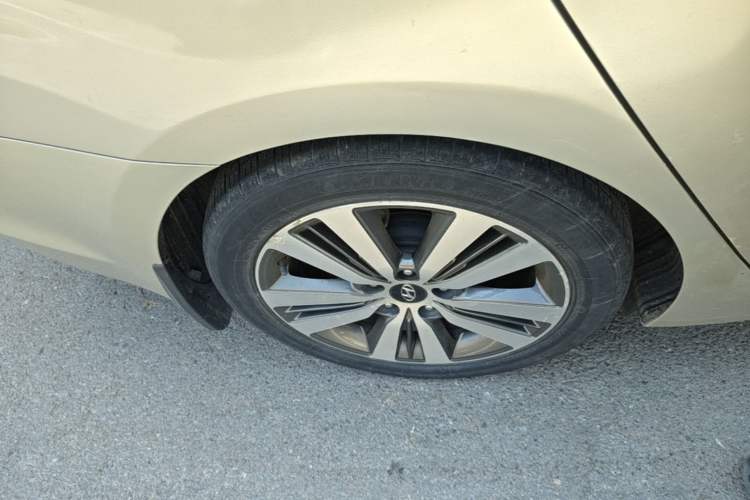 Used Hyundai Mistra 2016 1.8L Automatic Smart GLS Right Rear Wheel Hub