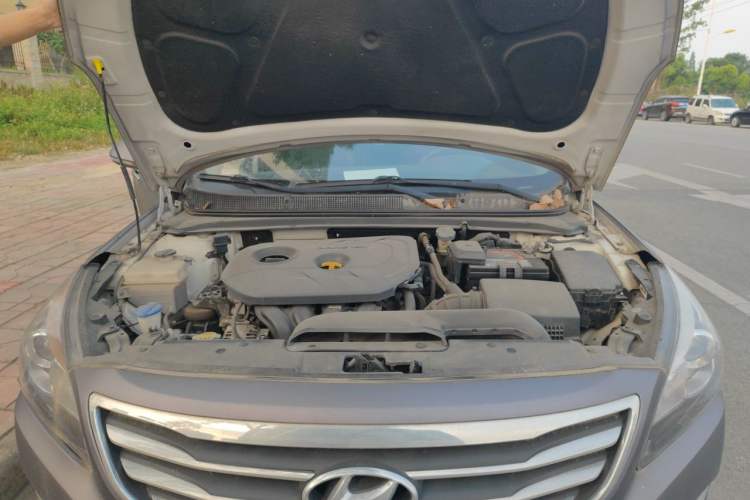 Used Hyundai Mistra 2016 1.8L Automatic Smart GLS Engine Bay