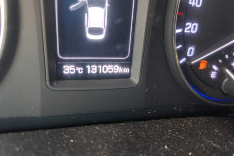 Used Hyundai Mistra 2016 1.8L Automatic Smart GLS Odometer Close Up