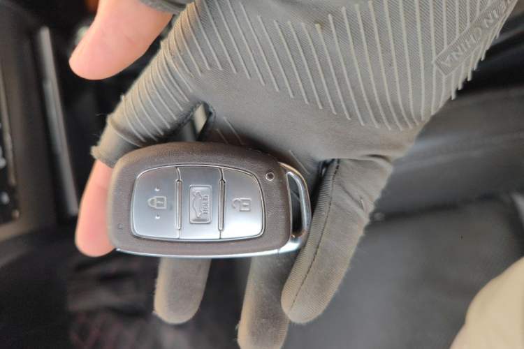 Used Hyundai Mistra 2016 1.8L Automatic Smart GLS Vehicle Key