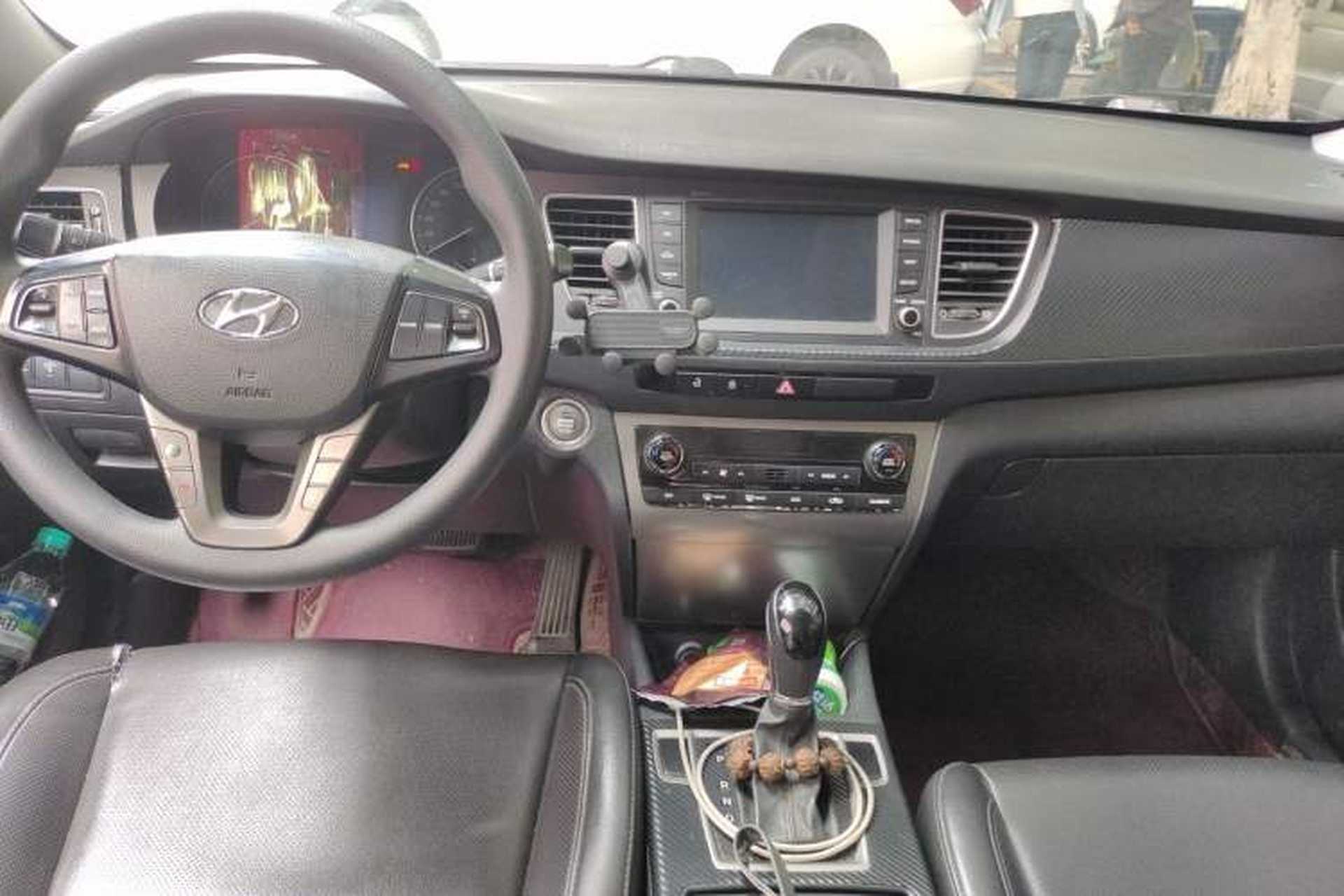 Used Hyundai Mistra 2016 1.8L Automatic Smart GLS Center Console