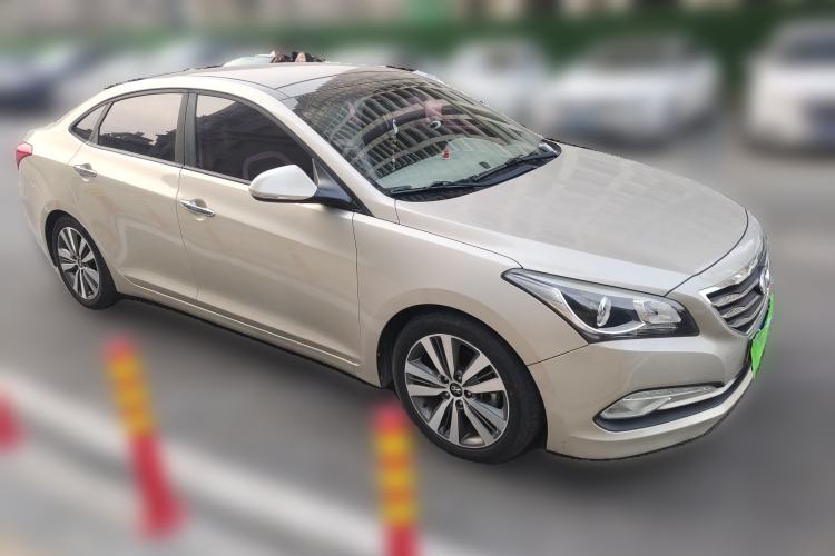 Used Hyundai Mistra 2016 1.8L Automatic Smart GLS Front Right 45 Deg