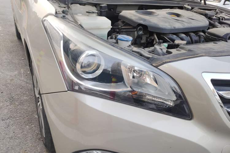 Used Hyundai Mistra 2016 1.8L Automatic Smart GLS Right Front Headlight