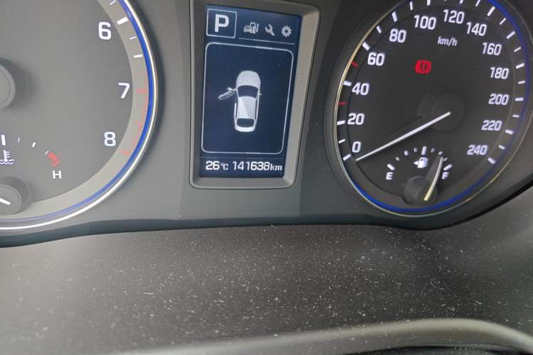 Used Hyundai Mistra 2016 1.8L Automatic Smart GLS Odometer Close Up