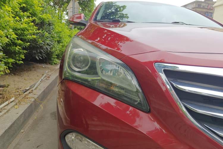 Used Hyundai Mistra 2016 1.8L Automatic Smart GLS Right Front Headlight