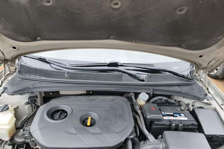 Used Hyundai Mistra 2016 1.8L Automatic Deluxe DLX Model Engine Bay
