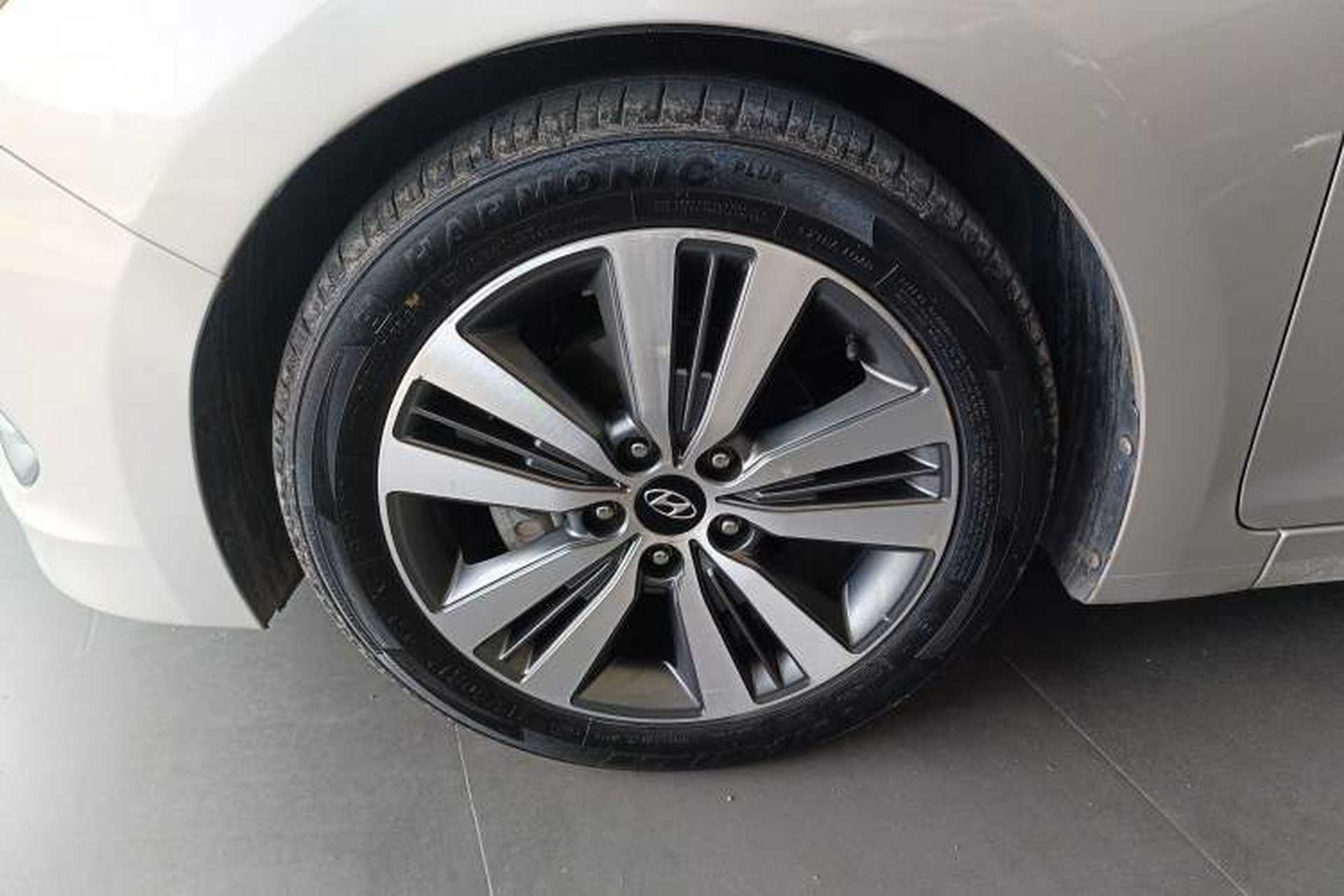 Used Hyundai Mistra 2016 1.8L Automatic Smart GLS Exterior 2