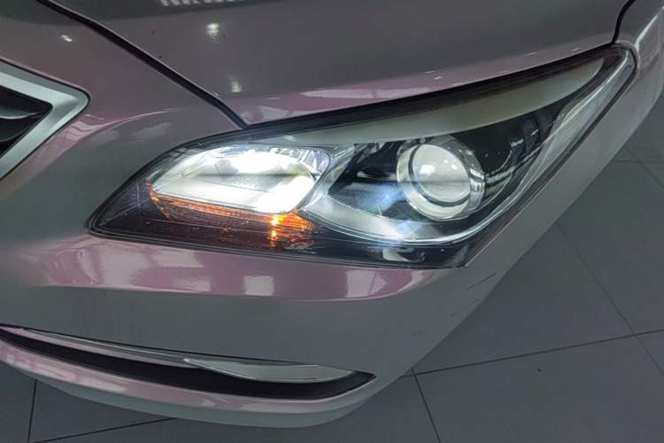 Used Hyundai Mistra 2016 1.6T Automatic Flagship TOP Model Left Front Headlight