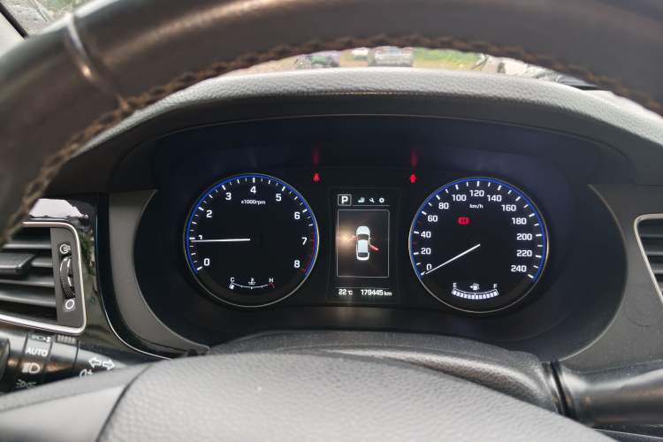 Used Hyundai Mistra 2016 1.8L Automatic Deluxe DLX Model Odometer Close Up