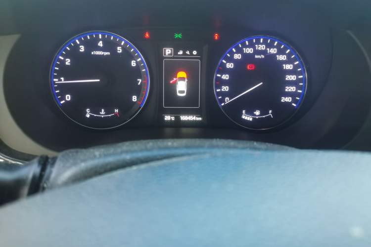 Used Hyundai Mistra 2016 1.8L Automatic Deluxe DLX Model Odometer Close Up