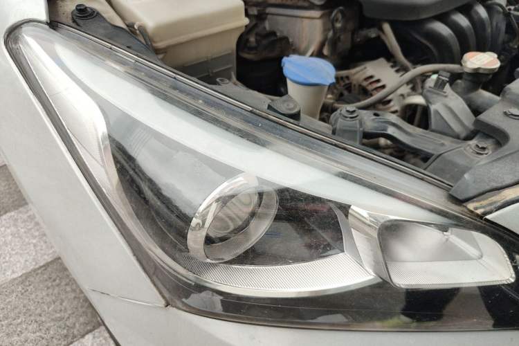 Used Hyundai Mistra 2016 1.8L Automatic Smart GLS Right Front Headlight