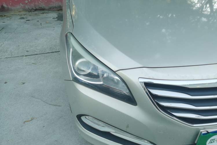 Used Hyundai Mistra 2016 1.8L Automatic Deluxe DLX Model Right Front Headlight