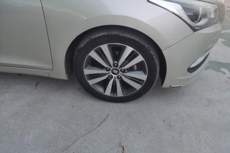 Used Hyundai Mistra 2016 1.8L Automatic Deluxe DLX Model Right Front Wheel Hub