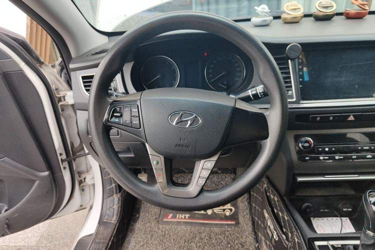 Used Hyundai Mistra 2016 1.8L Automatic Smart GLS Steering Wheel