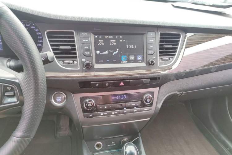 Used Hyundai Mistra 2016 1.6T Automatic Smart GLS Audio And AC Panel