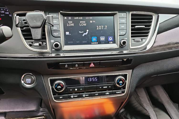 Used Hyundai Mistra 2016 1.8L Automatic Deluxe DLX Model Audio And AC Panel