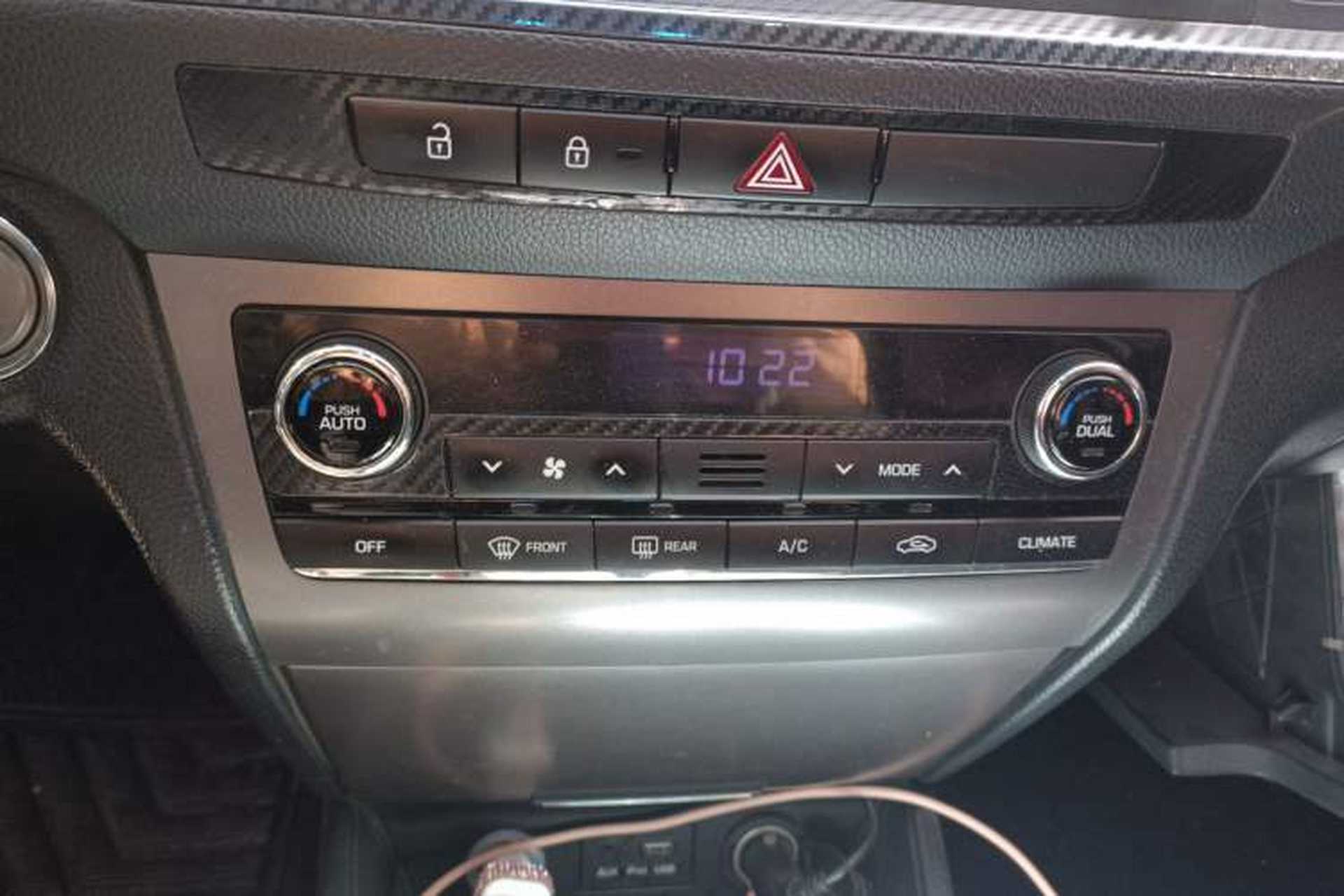 Used Hyundai Mistra 2016 1.8L Automatic Deluxe DLX Model Audio And AC Panel