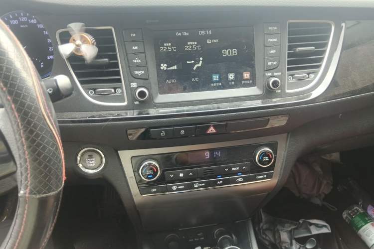Used Hyundai Mistra 2016 1.8L Automatic Smart GLS Audio And AC Panel