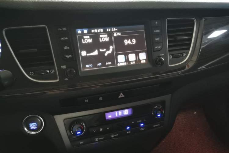 Used Hyundai Mistra 2016 1.6T Automatic Smart GLS Audio And AC Panel