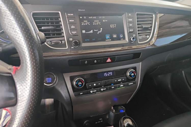 Used Hyundai Mistra 2016 1.6T Automatic Smart GLS Audio And AC Panel