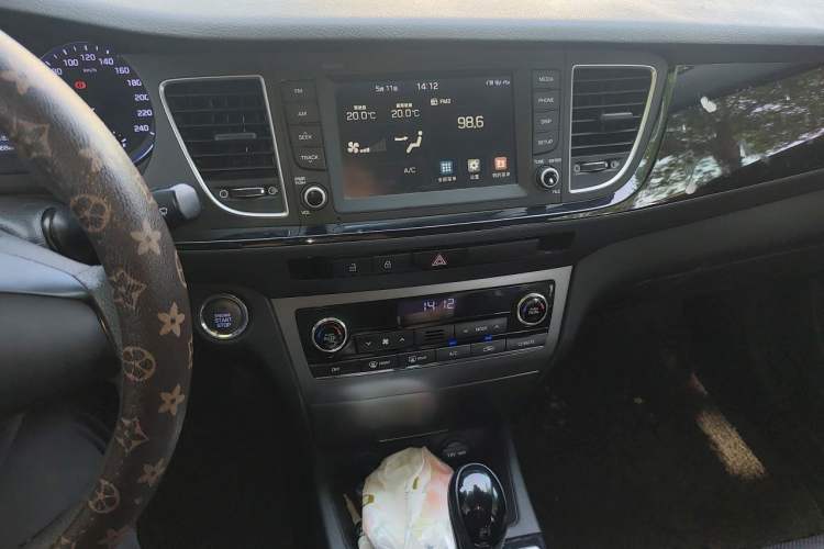 Used Hyundai Mistra 2016 1.8L Automatic Smart GLS Audio And AC Panel