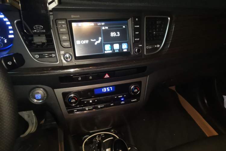 Used Hyundai Mistra 2016 1.6T Automatic Smart GLS Audio And AC Panel