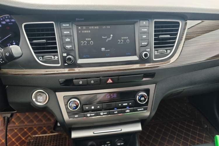 Used Hyundai Mistra 2016 1.6T Automatic Smart GLS Audio And AC Panel
