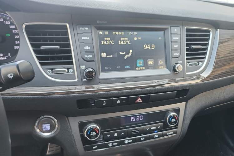 Used Hyundai Mistra 2016 1.6T Automatic Flagship TOP Model Audio And AC Panel