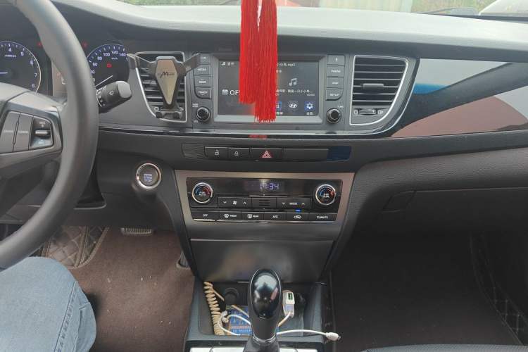 Used Hyundai Mistra 2016 1.8L Automatic Deluxe DLX Model Audio And AC Panel